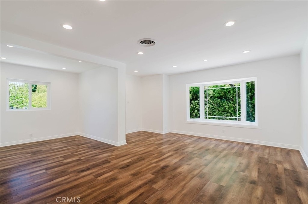 13856 Runnymede Street - Photo 6