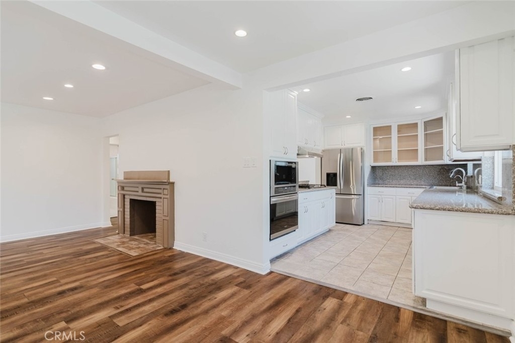 13856 Runnymede Street - Photo 9
