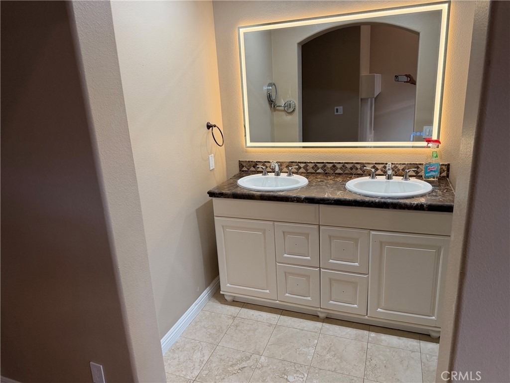 27 Tradewinds - Photo 14
