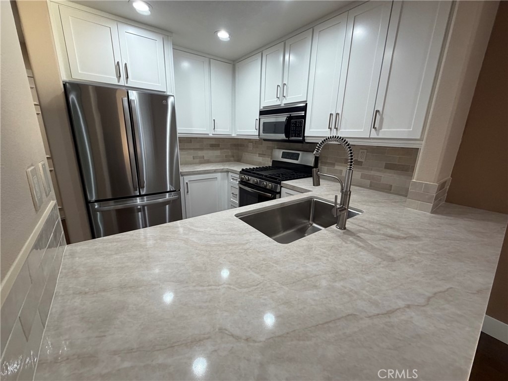 27 Tradewinds - Photo 4