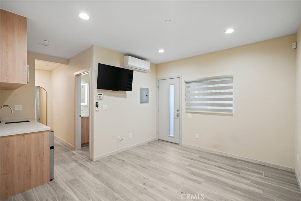 18748 Collins - Photo 22