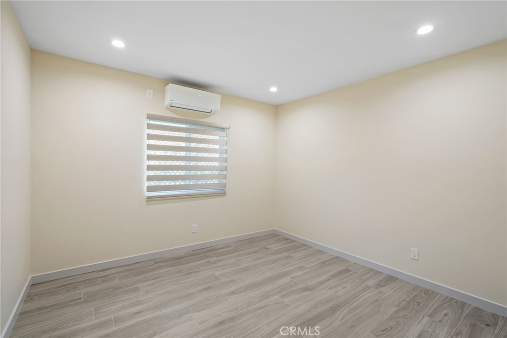 18748 Collins - Photo 29