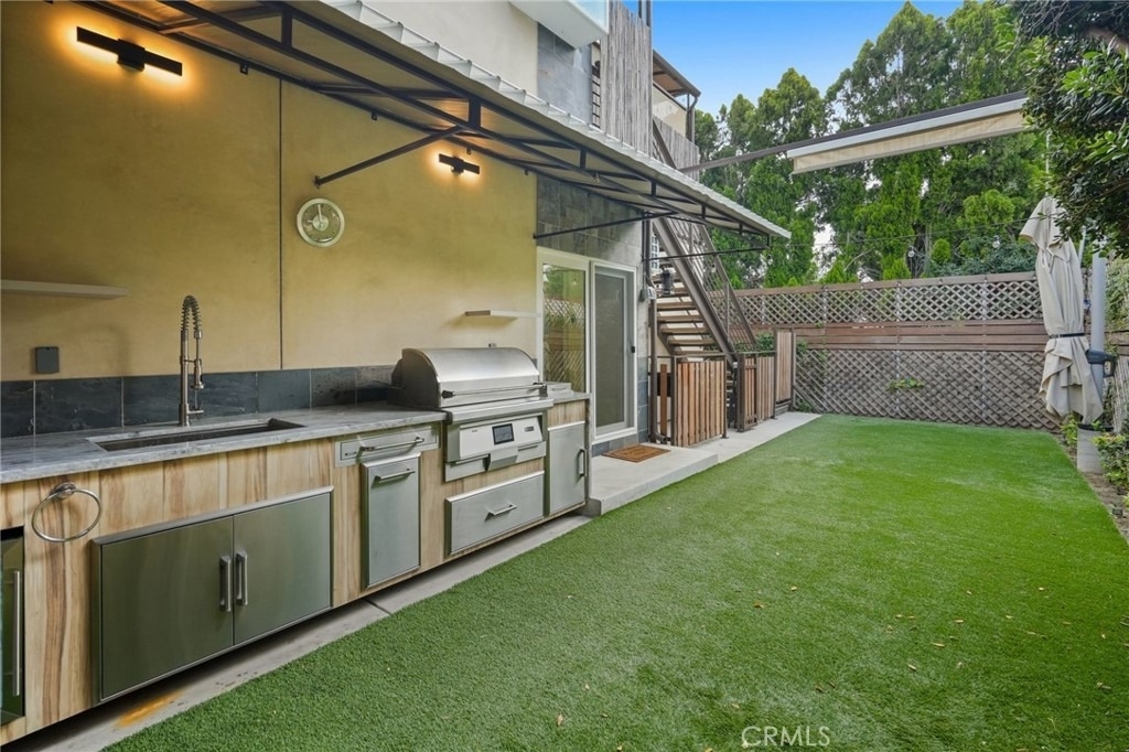 18748 Collins - Photo 44