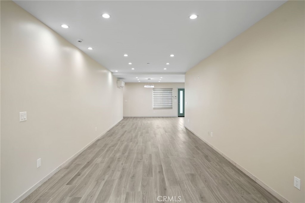 18748 Collins - Photo 39