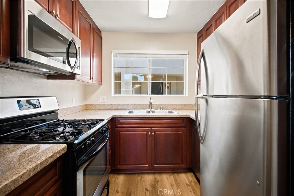 5540 Owensmouth - Photo 11
