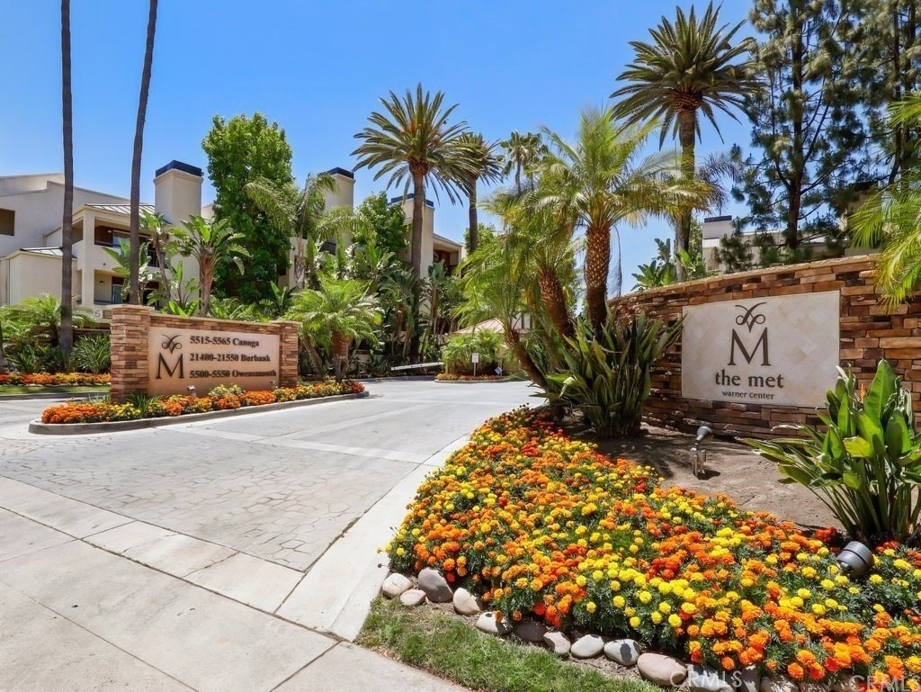 5540 Owensmouth - Photo 0