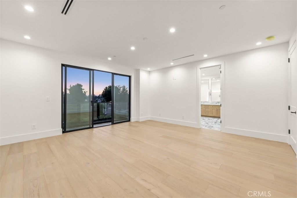 8065 Lloyd Avenue - Photo 12