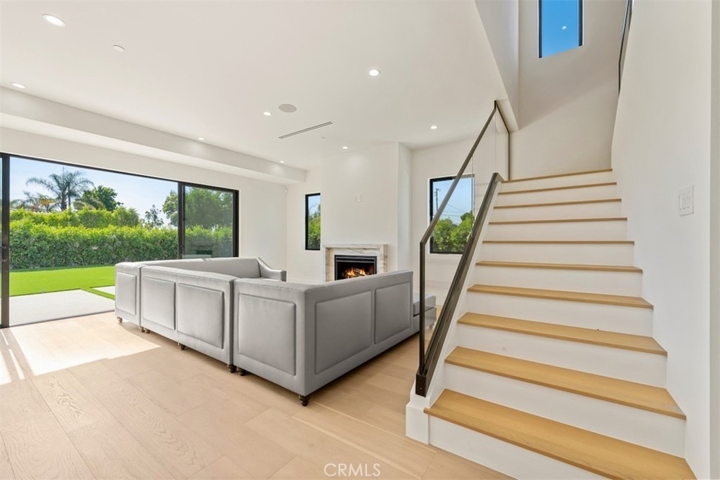 8065 Lloyd Avenue - Photo 4