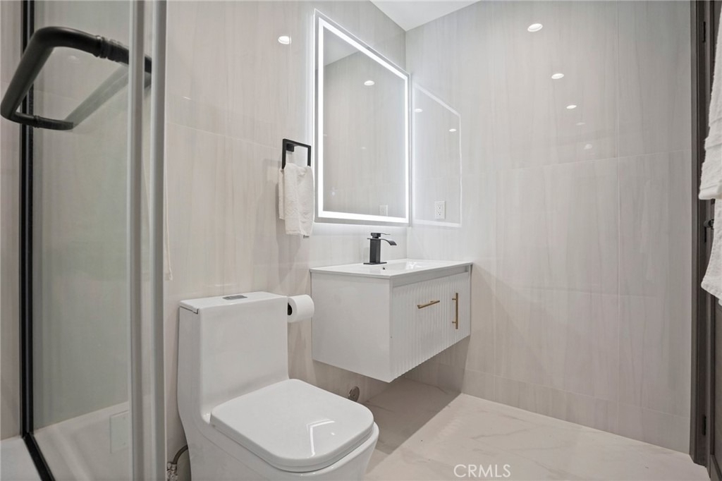 1239 N Reese Place - Photo 11