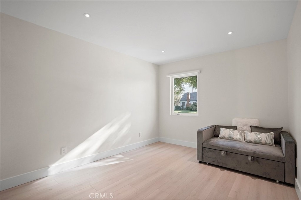 1239 N Reese Place - Photo 16