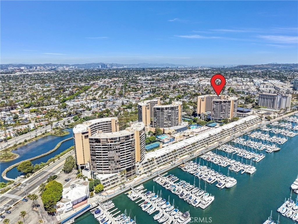 4337 Marina City Dr - Photo 32