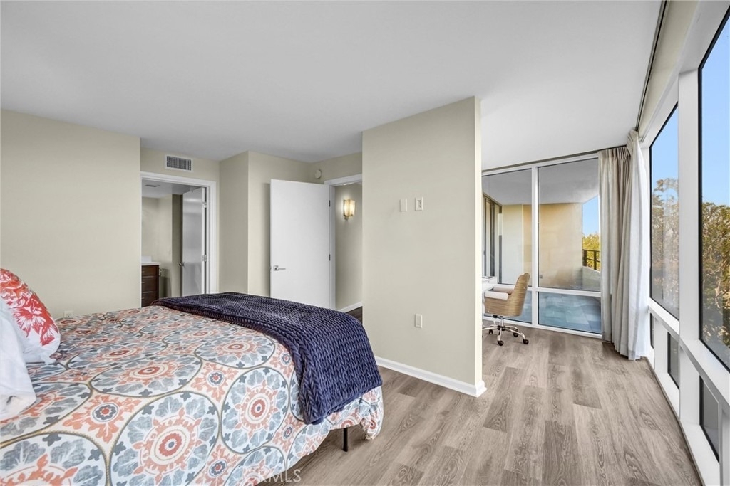 4337 Marina City Dr - Photo 20