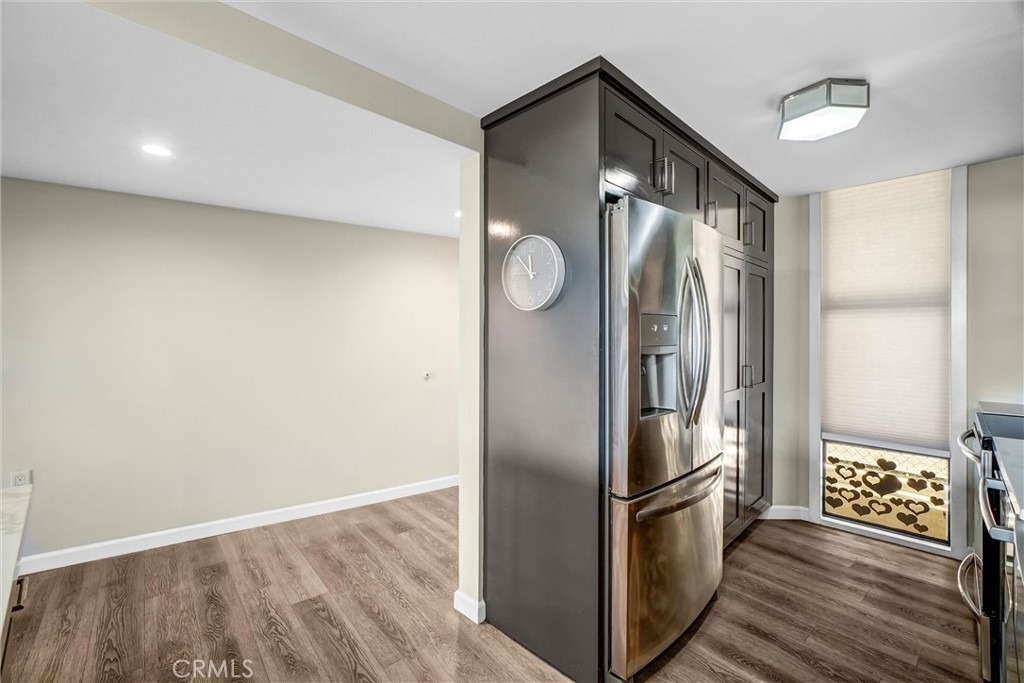 4337 Marina City Dr - Photo 5