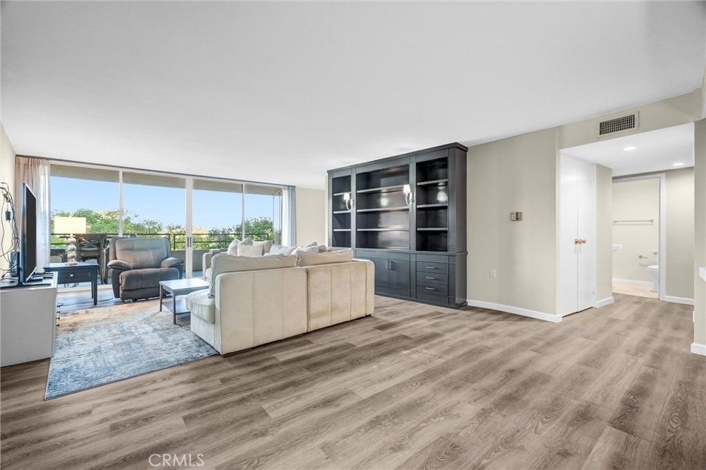 4337 Marina City Dr - Photo 9