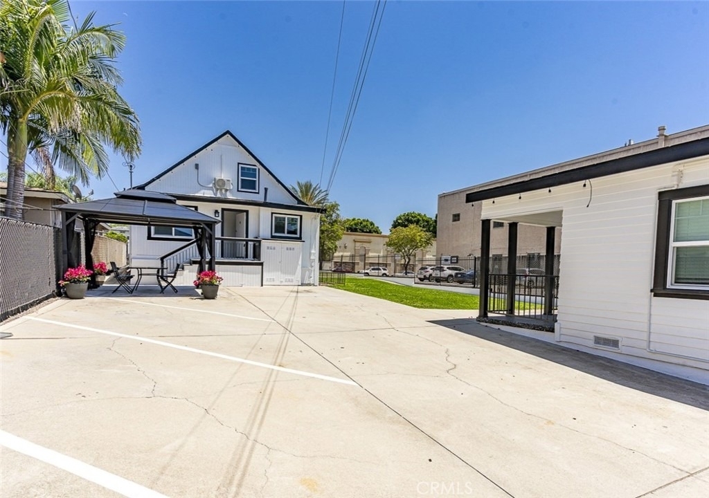 6741 Newlin Avenue - Photo 8
