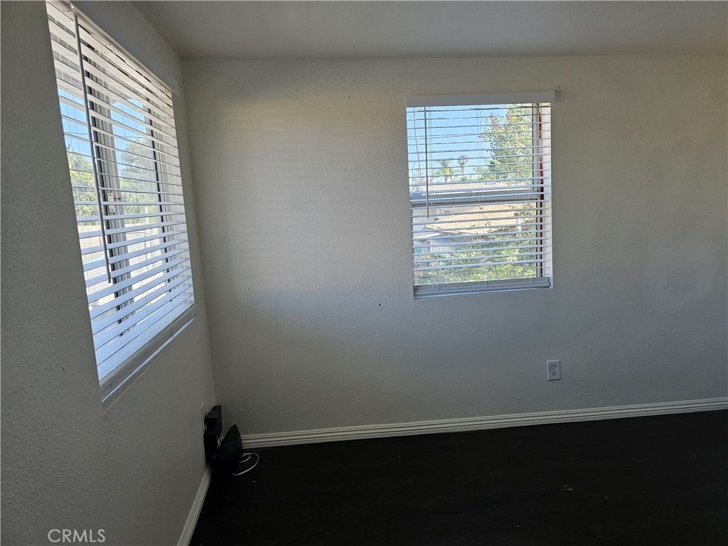218 E 25th - Photo 10
