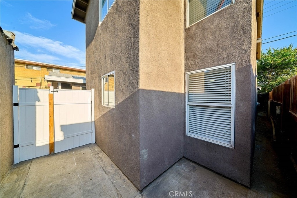 218 E 25th - Photo 3