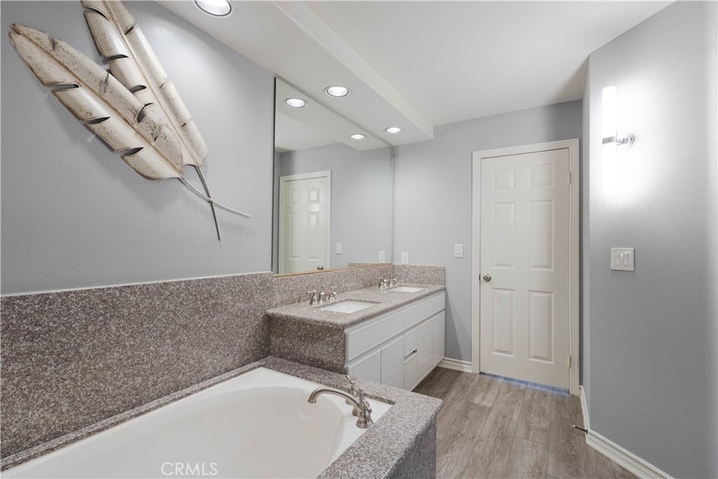 2233 Martin - Photo 12