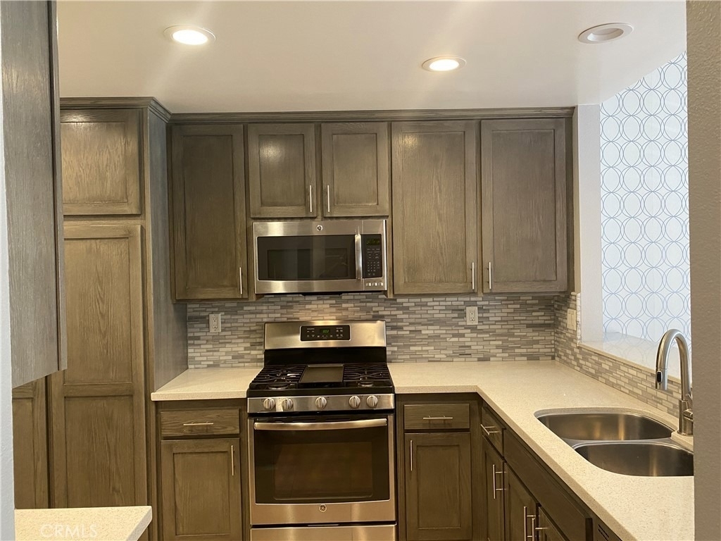 855 Tangerine Street - Photo 3