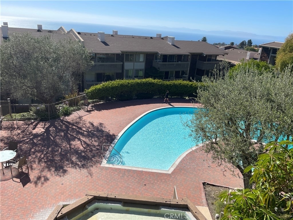 6542 Ocean Crest - Photo 2