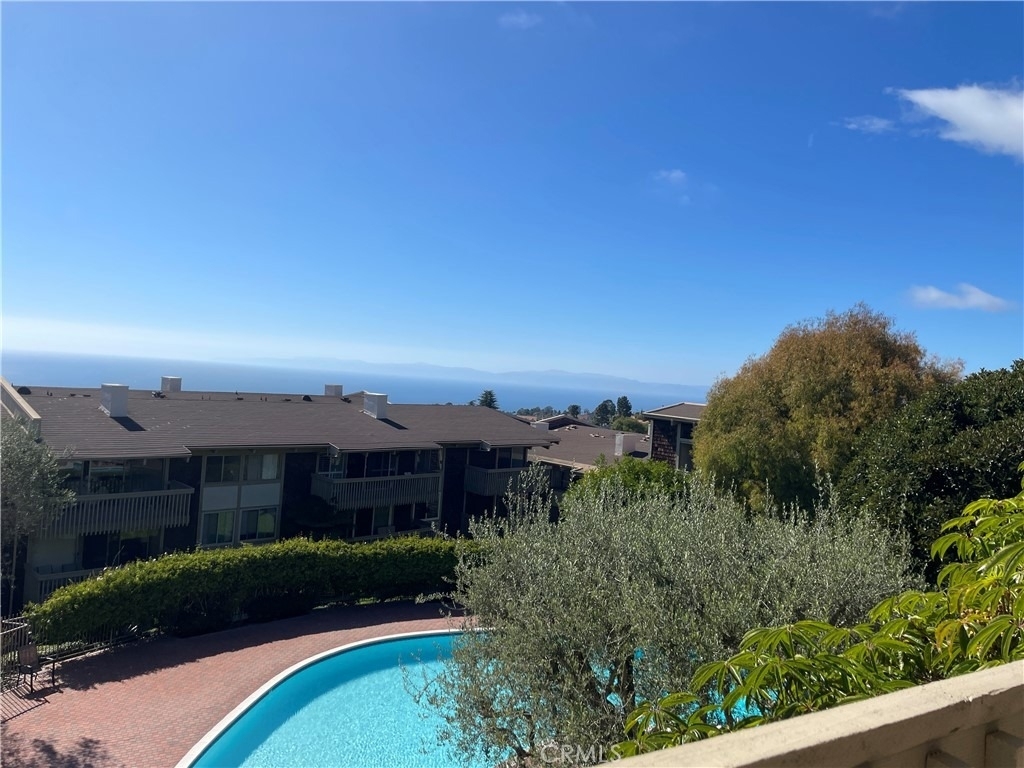 6542 Ocean Crest - Photo 0