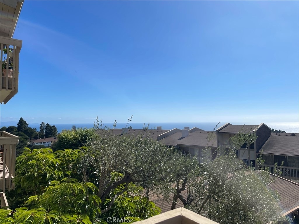 6542 Ocean Crest - Photo 3