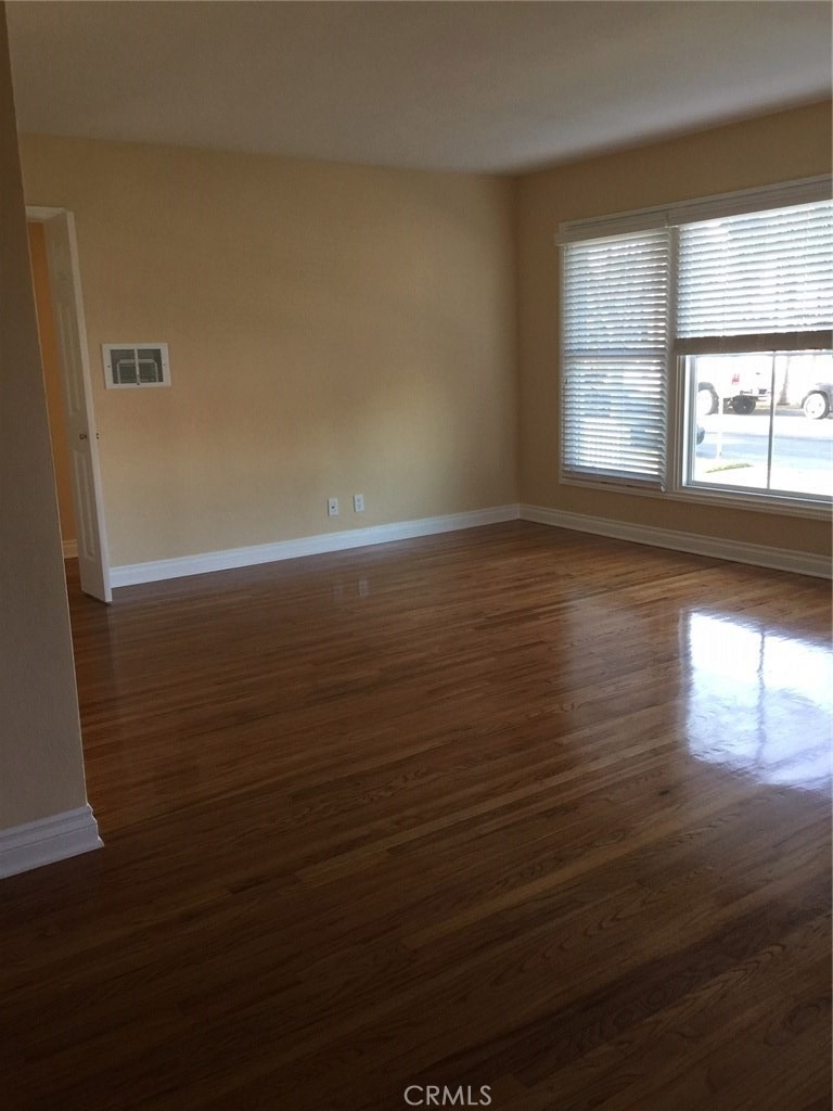 622 Indianapolis Avenue - Photo 3