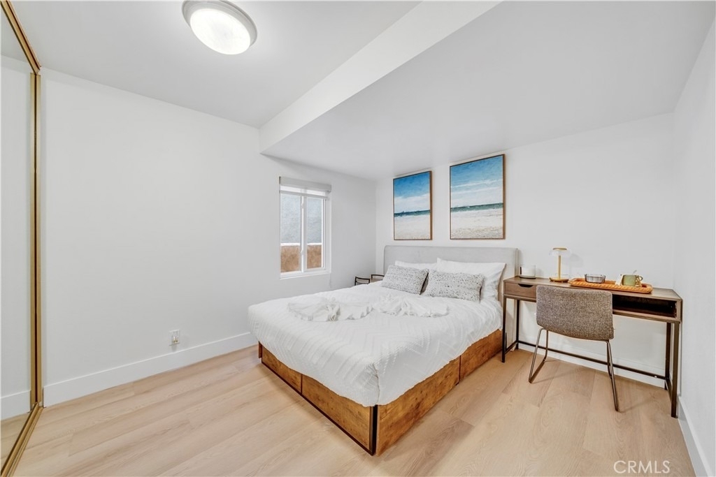 920 W Balboa - Photo 8