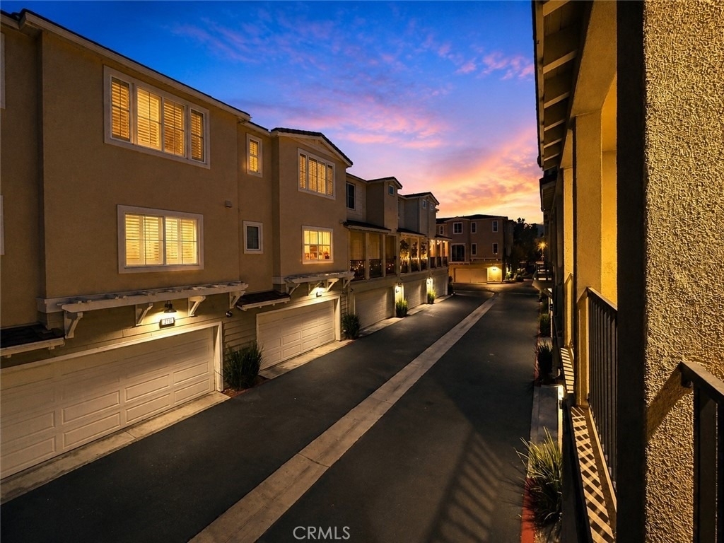 2710 Valor - Photo 53