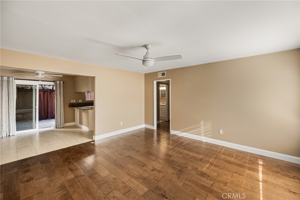 338 W Kelly - Photo 3