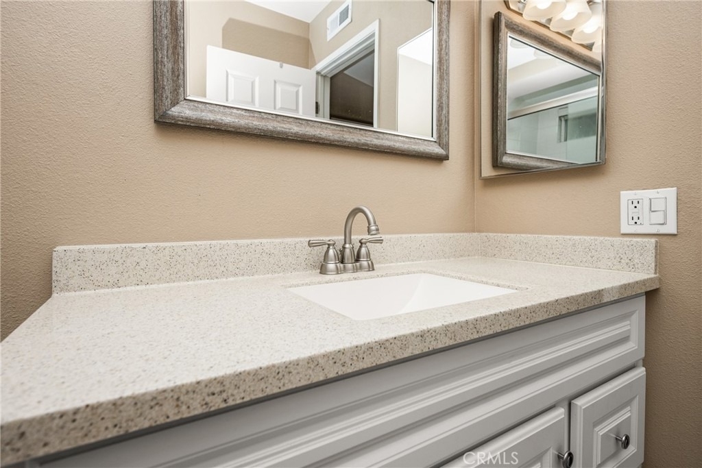 338 W Kelly - Photo 18