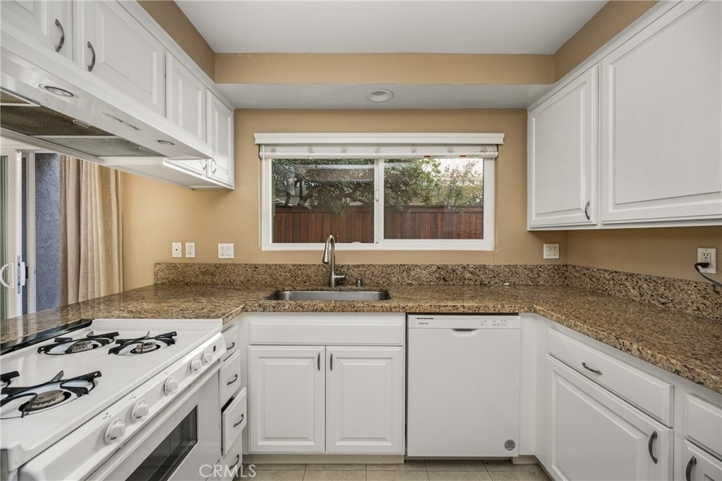 338 W Kelly - Photo 11