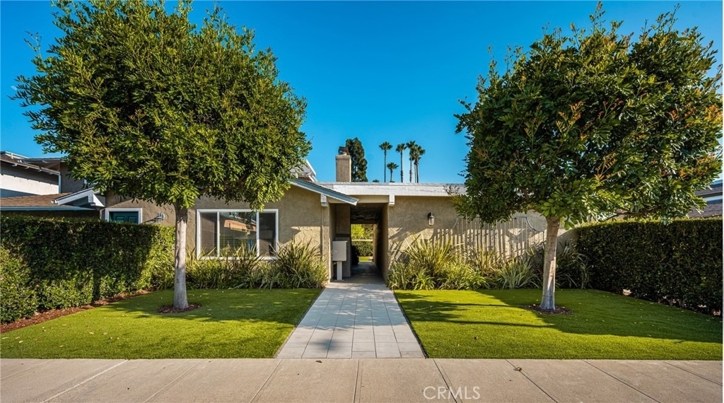 338 W Kelly - Photo 0