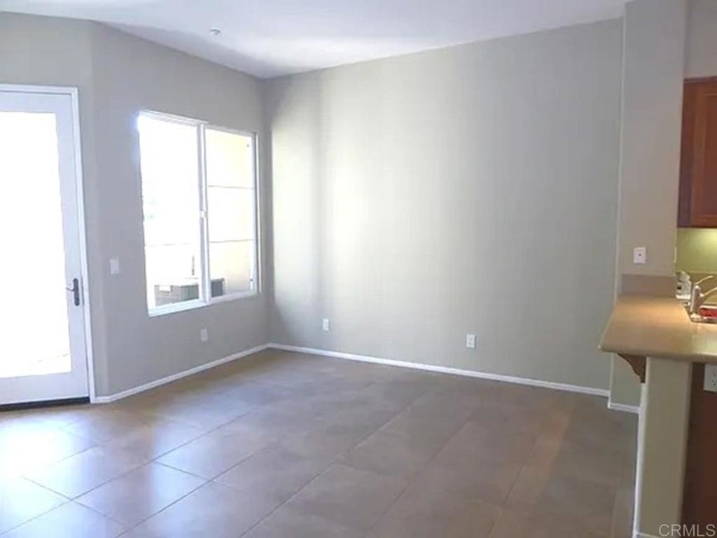 472 Almond Road - Photo 3