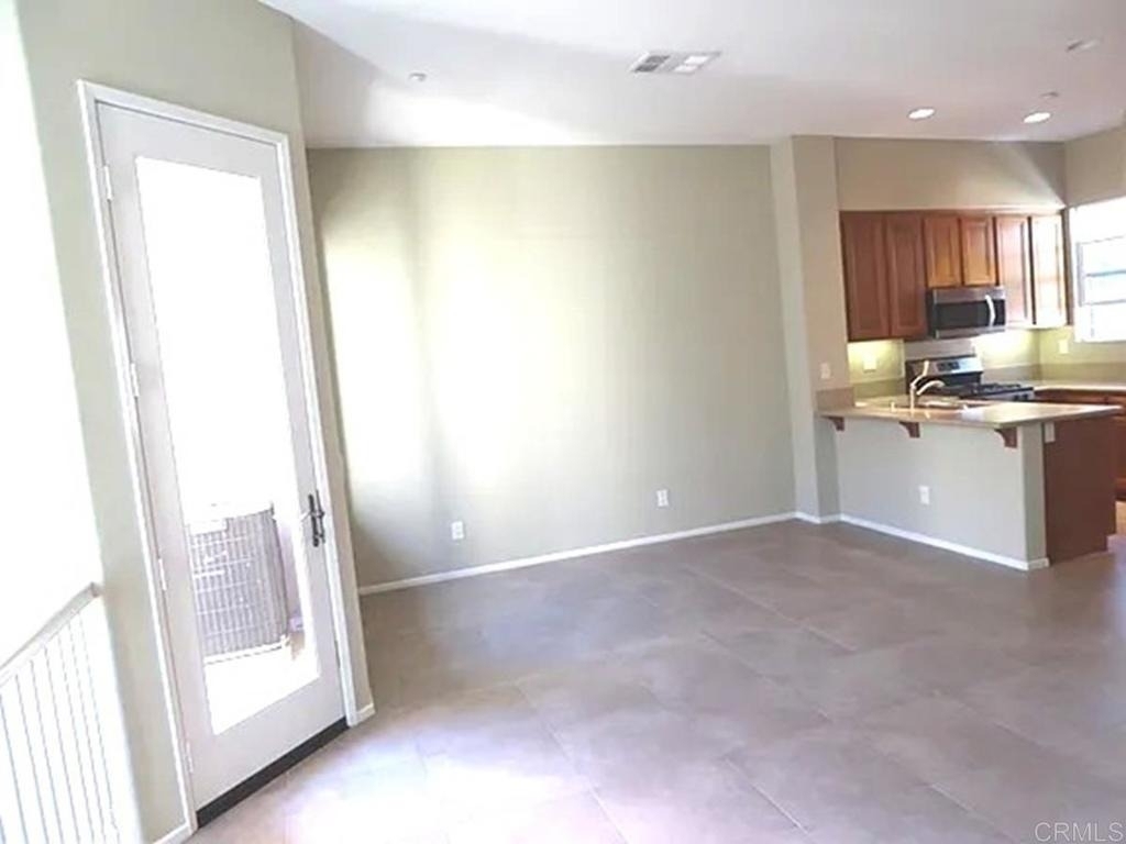472 Almond Road - Photo 8