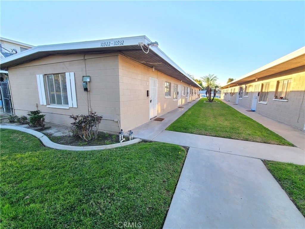 10926 Evans Street - Photo 1