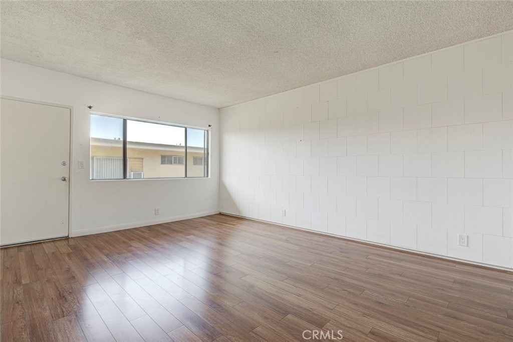 1835 N Alexandria Boulevard - Photo 6