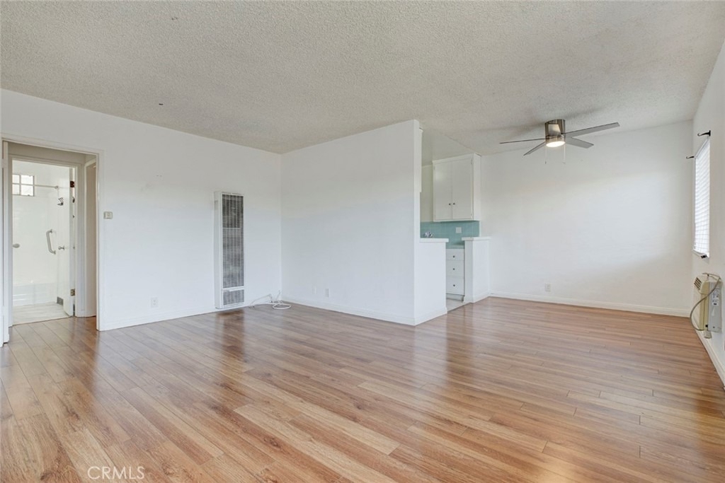 1835 N Alexandria Boulevard - Photo 4