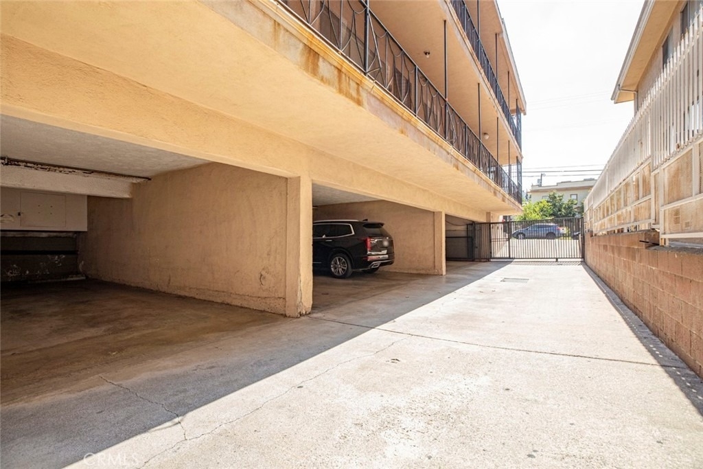 1835 N Alexandria Boulevard - Photo 19