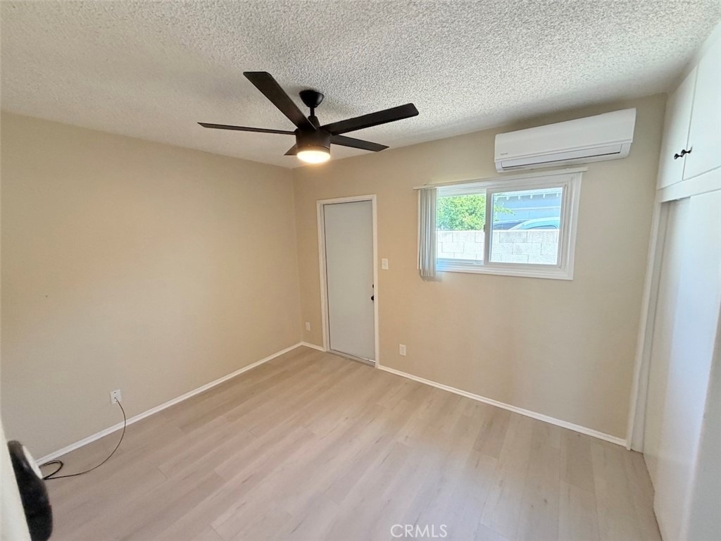 247 W 9th Street - Photo 4