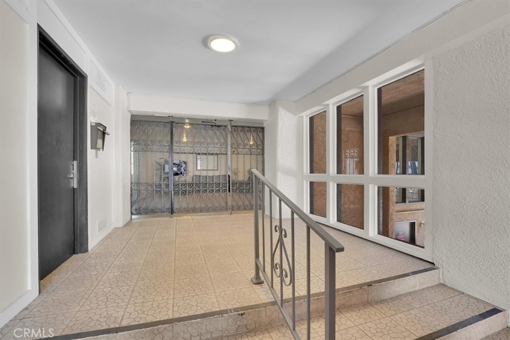 5412 Lindley Avenue - Photo 37