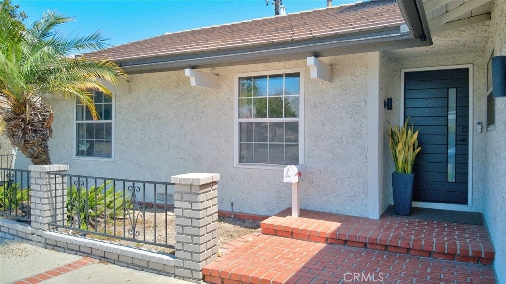 4641 Newman - Photo 4