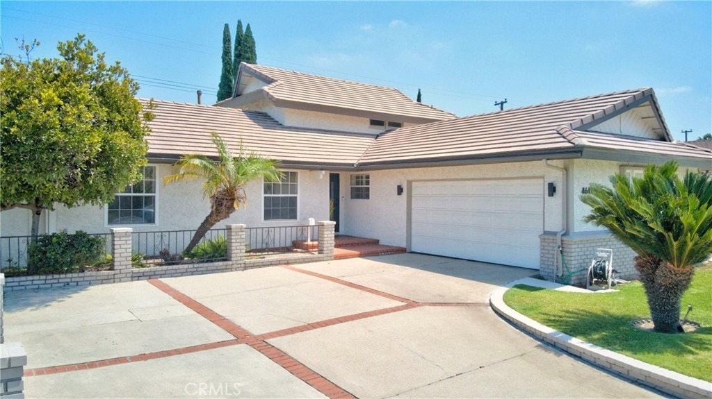 4641 Newman - Photo 0