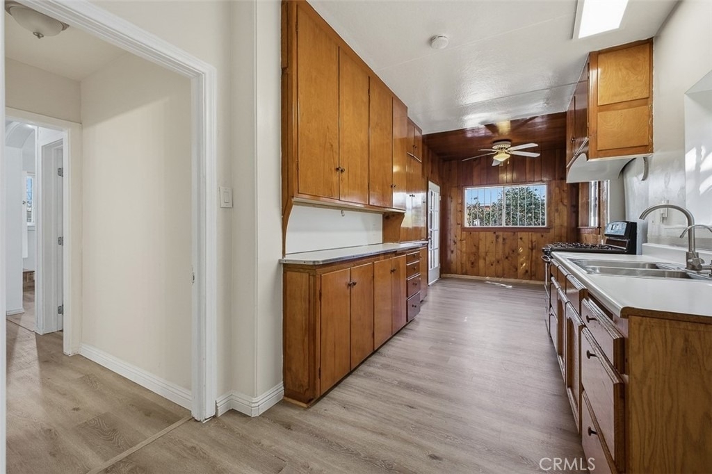 209 1/2 N Monterey - Photo 6