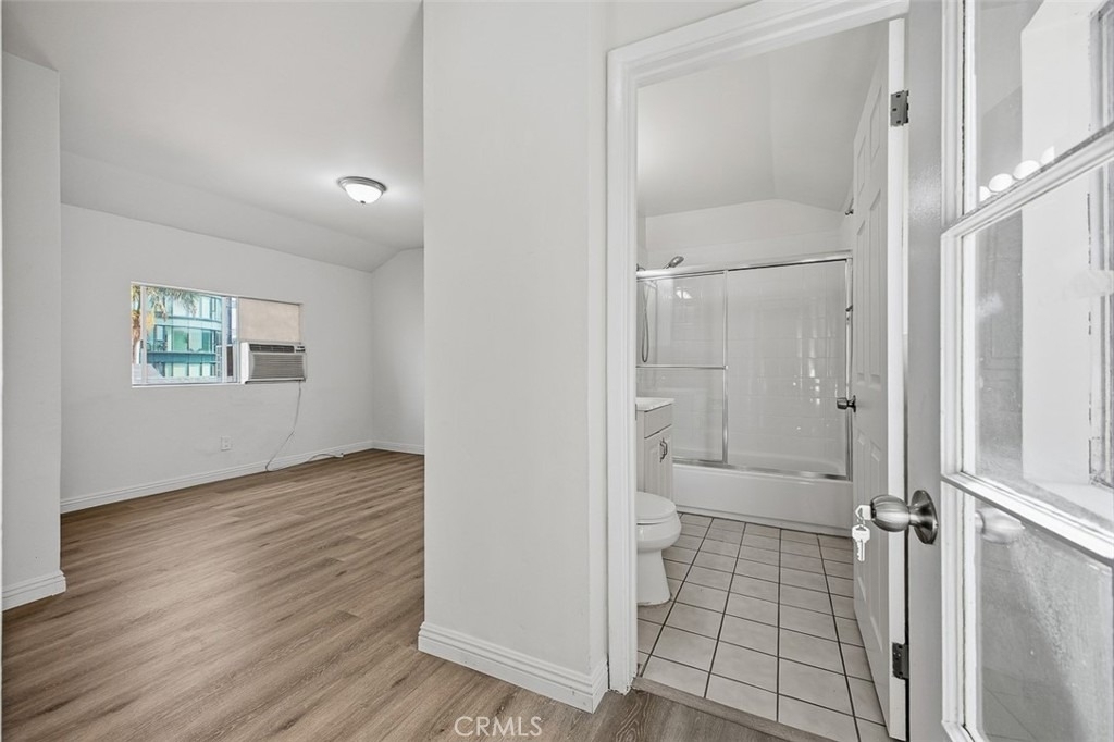 209 1/2 N Monterey - Photo 11