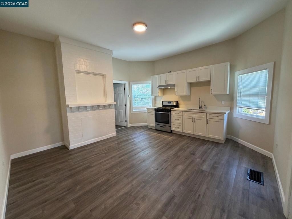 529 Carolina St - Photo 2