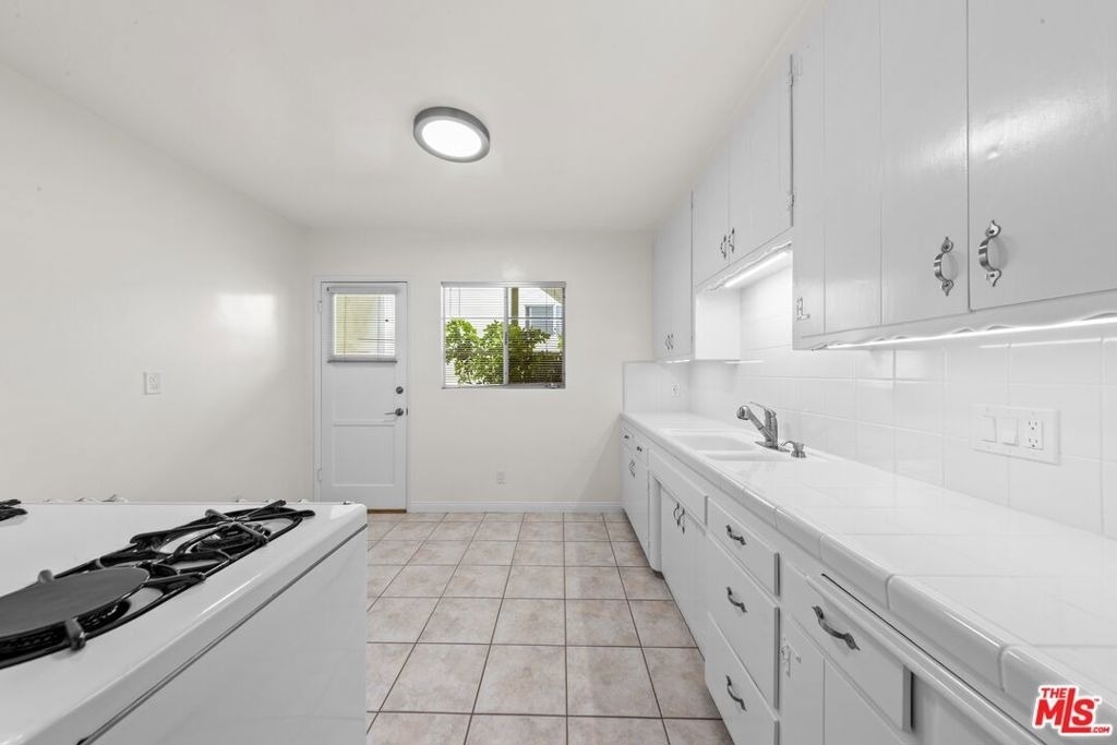 913 20th Street - Photo 5