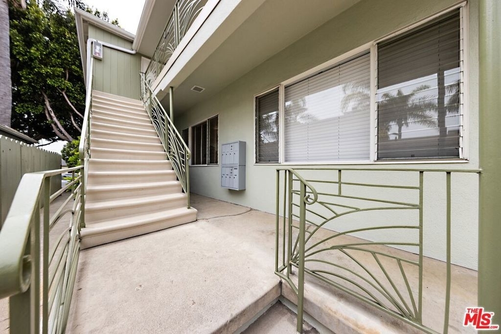 913 20th Street - Photo 16