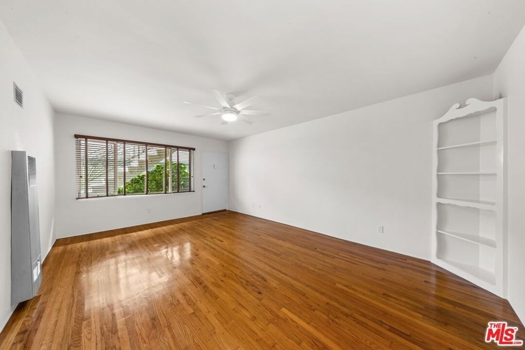 913 20th Street - Photo 2