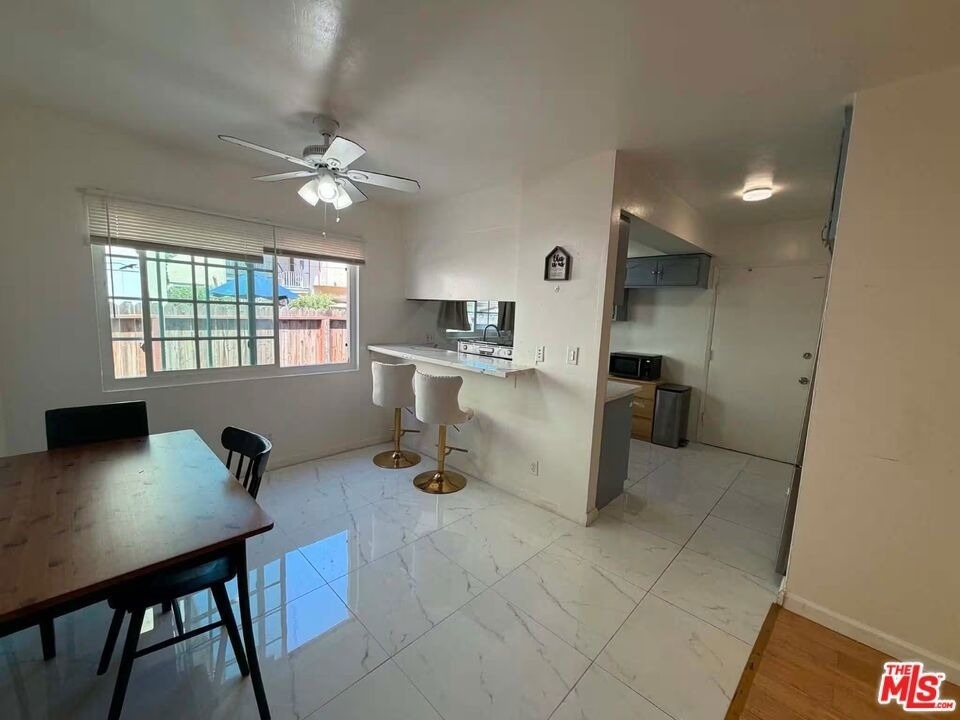 10760 Woodbine Street - Photo 2